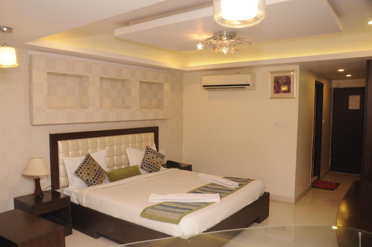 Suvarna Regency Hassan Exteriér fotografie