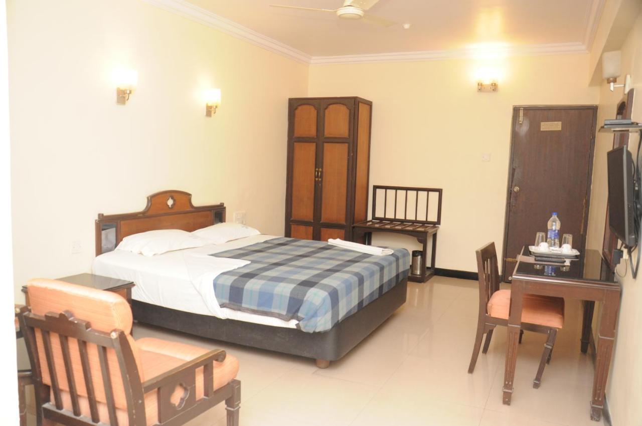 Suvarna Regency Hassan Exteriér fotografie