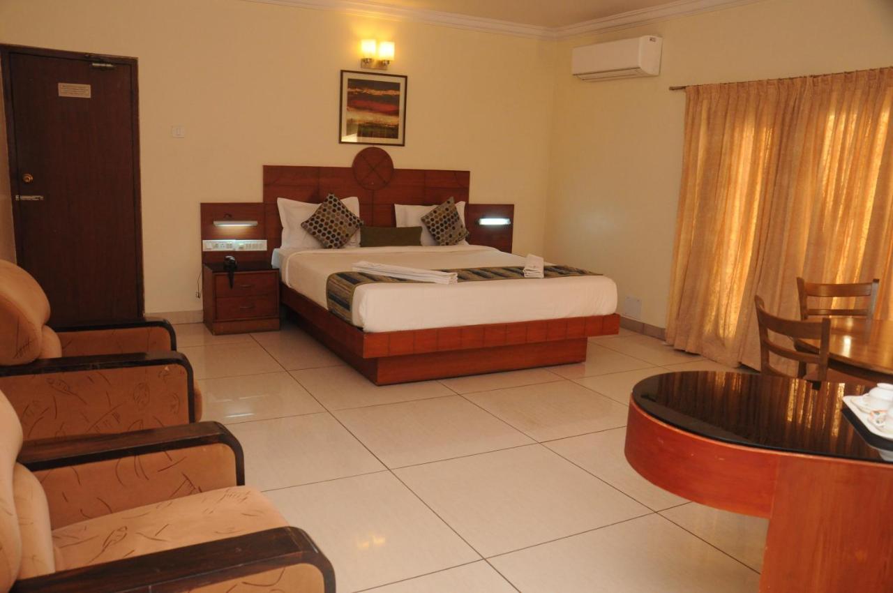 Suvarna Regency Hassan Exteriér fotografie