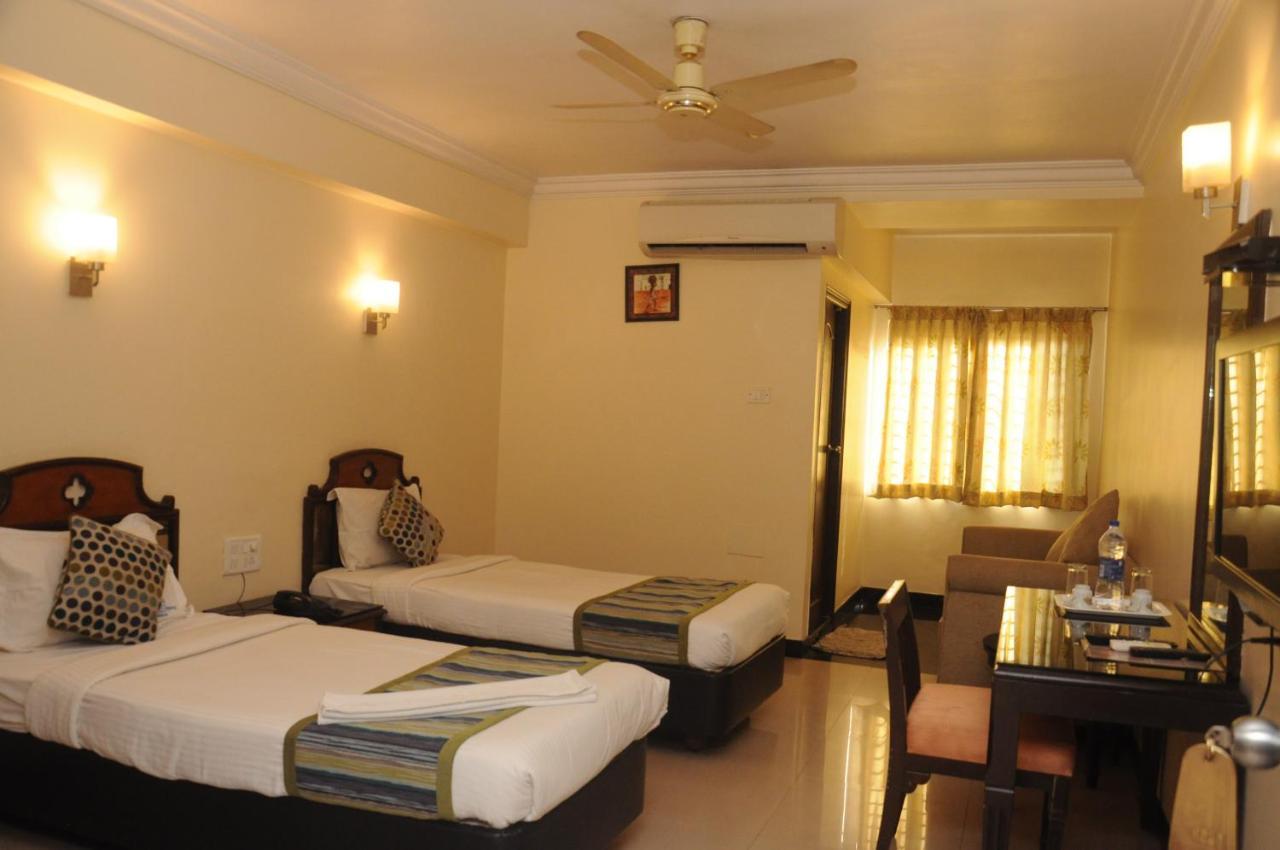 Suvarna Regency Hassan Exteriér fotografie