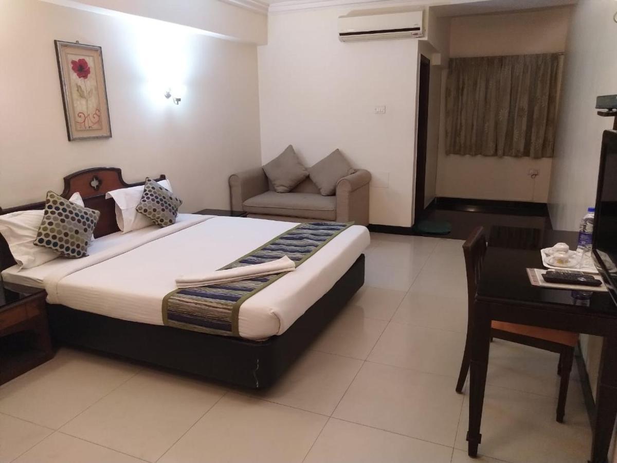 Suvarna Regency Hassan Exteriér fotografie