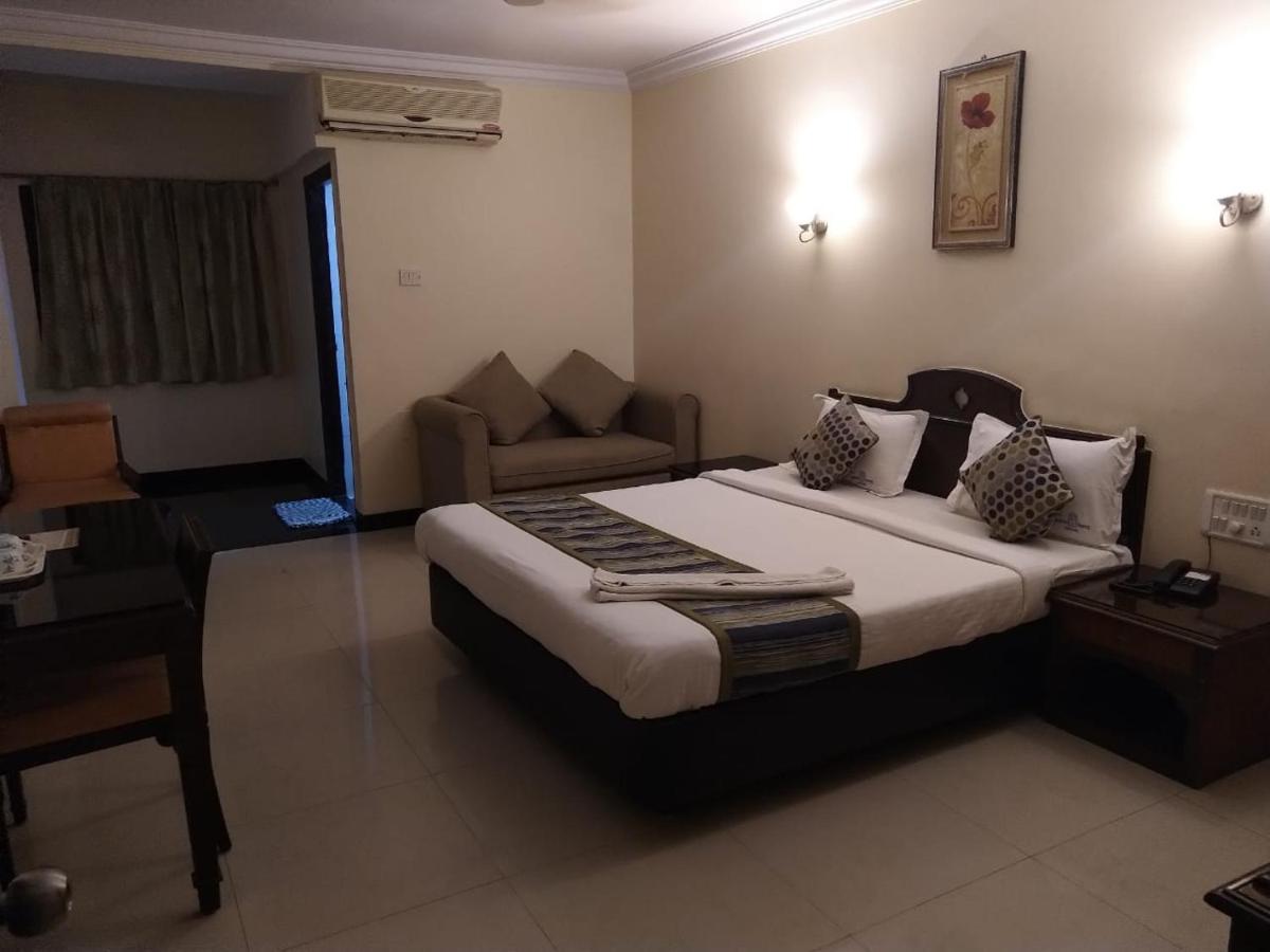 Suvarna Regency Hassan Exteriér fotografie