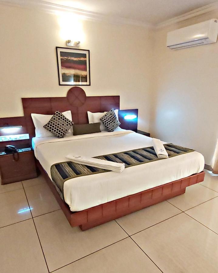 Suvarna Regency Hassan Exteriér fotografie